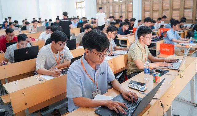Doanh nghiệp và nhà trường bắt tay tạo sân chơi lập trình cho sinh viên