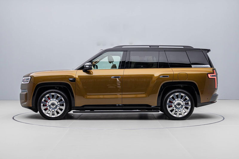SUV dài gần 5,3 mét, công suất 544 mã lực, giá hơn 1,5 tỷ đồng