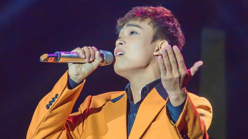 Hồ Văn Cường kỷ niệm 10 năm ca hát bằng liveshow 'Bước'