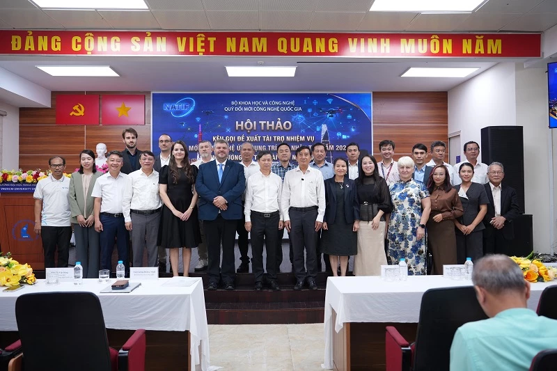 Lễ ký kết diễn ra trong khuôn khổ Hội thảo kêu gọi đề xuất tài trợ nhiệm vụ đổi mới công nghệ ứng dụng trí tuệ nhân tạo năm 2026 và định hướng năm 2027 do Quỹ Đổi mới công nghệ quốc gia (Bộ Khoa học và Công nghệ) tổ chức.