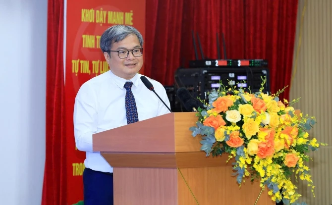 Phó Chủ tịch UBND TP Hà Nội Trương Việt Dũng phát biểu tại hội nghị.