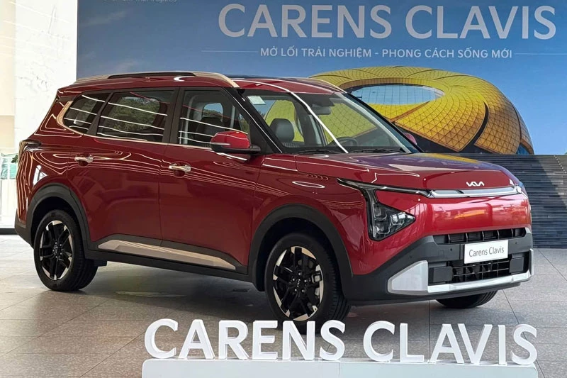 Kia Carens Clavis.