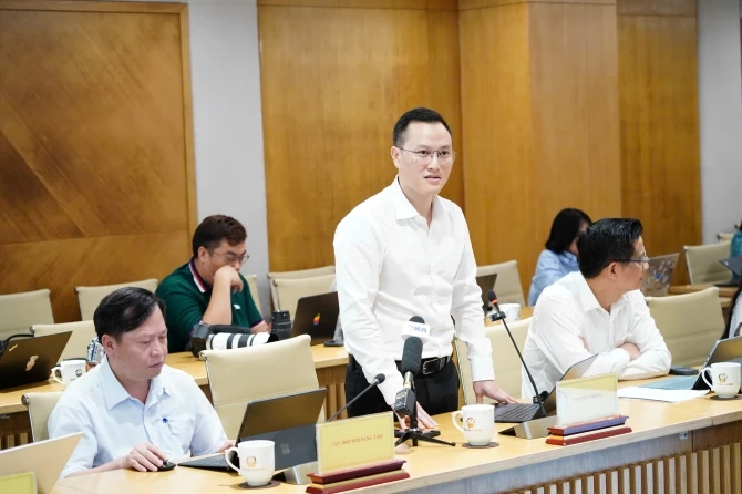 Ông Nguyễn Anh Cương - Phó Cục trưởng Cục Viễn thông phát biểu tại cuộc họp báo.