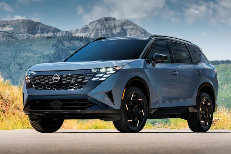 Nissan Rogue Hybrid 2027.