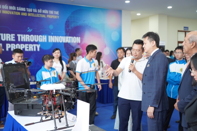 Khó thương mại hóa kết quả nghiên cứu đại học vì 'làm xong mới tìm người mua'