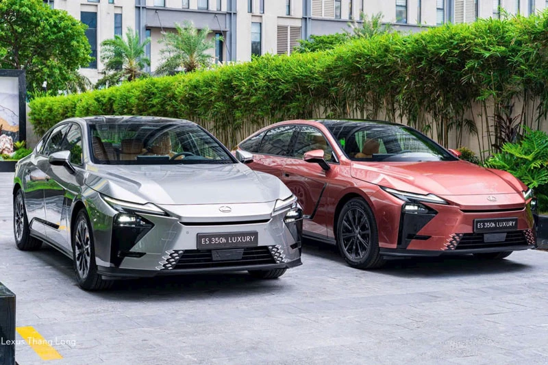 Lexus ES 2026.