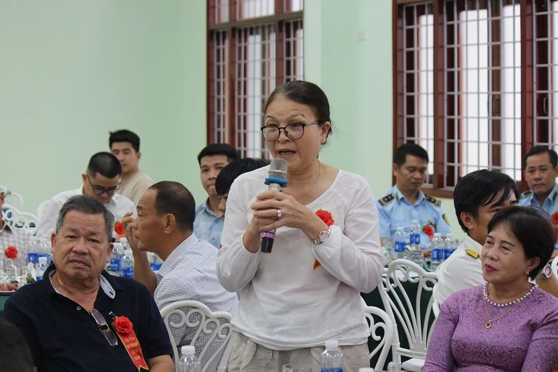 Đại diện doanh nghiệp nêu ý kiến.