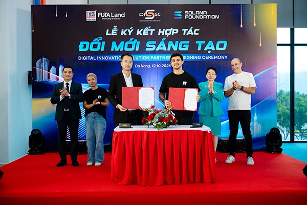 Ký kết giữa đại diện DISSC và Solana Foundation. 