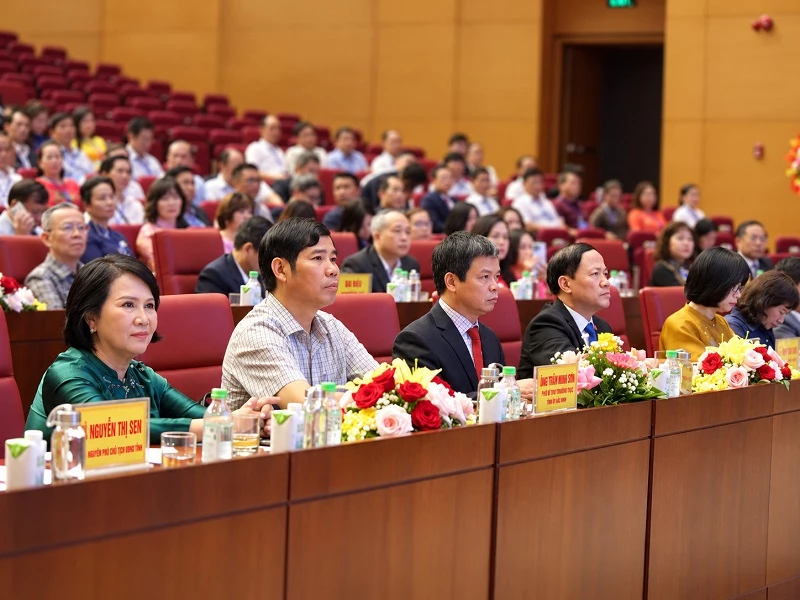 Các đại biểu tham dự buổi gặp mặt.