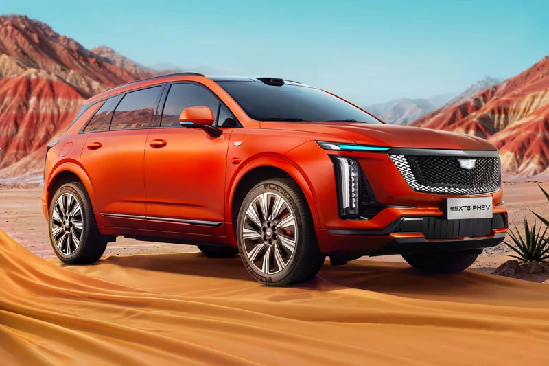 Cadillac XT5 PHEV 2027. 