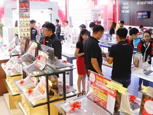 Dịp 20/10, FPT Shop ưu đãi đến 50% cho sản phẩm công nghệ