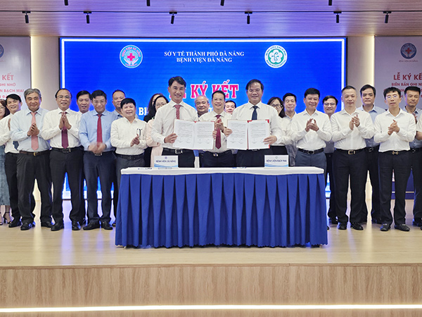 Bệnh viện Bạch Mai hỗ trợ Bệnh viện Đà Nẵng nâng hạng đặc biệt