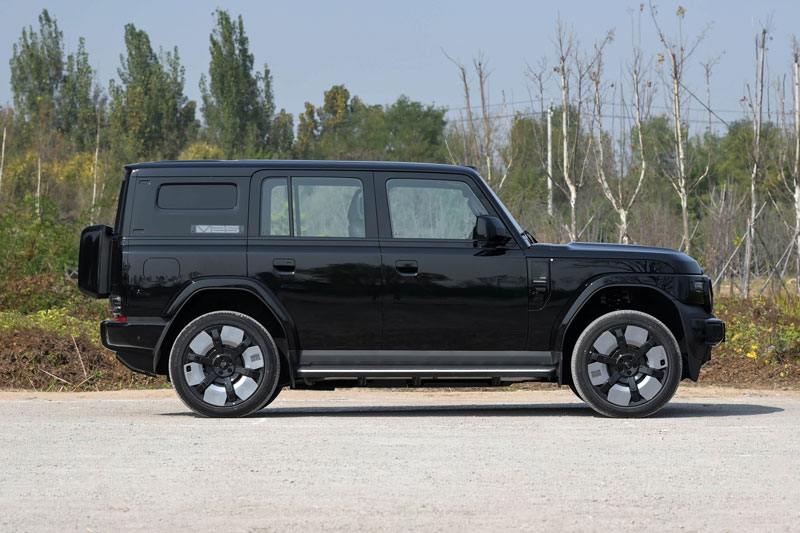 SUV địa hình công suất 455 mã lực, di chuyển 210km không cần đổ xăng, giá hơn 540 triệu đồng