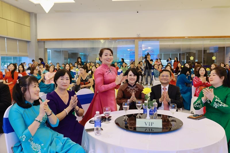 Lãnh đạo tỉnh Gia Lai tham dự chương trình.