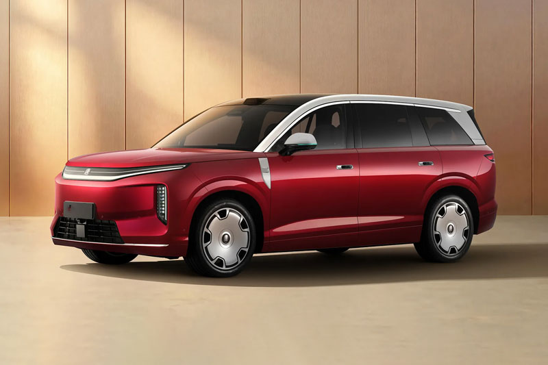 SUV dài hơn 5 mét, công suất 402 mã lực, giá gần 900 triệu đồng