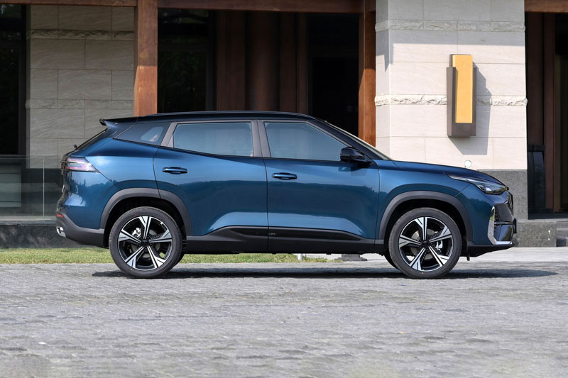 SUV hạng C động cơ tăng áp, giá hơn 330 triệu đồng