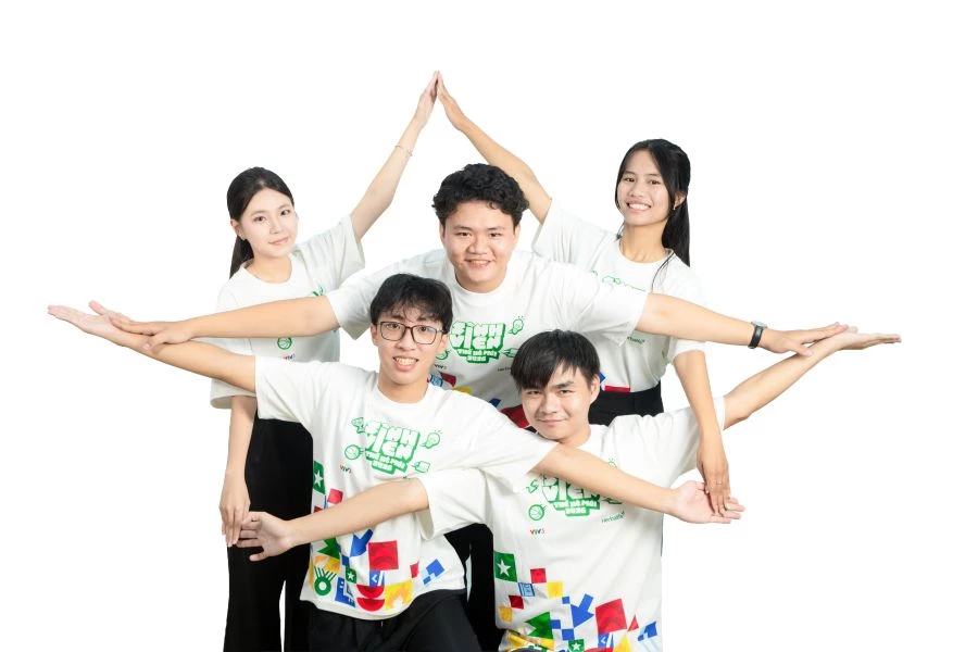 Đội thi Trường Đại học Bách khoa - Đại học Quốc gia TP.HCM