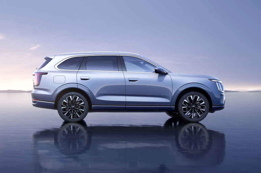 SUV hạng D mạnh 408 mã lực, di chuyển 220km không cần đổ xăng, giá hơn 580 triệu đồng