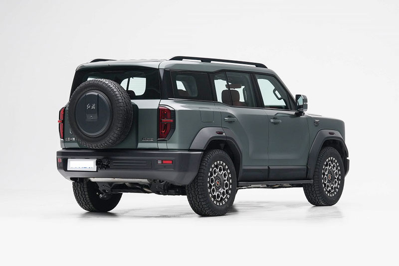 SUV địa hình cỡ lớn, công suất 843 mã lực, giá từ 1,355 tỷ đồng