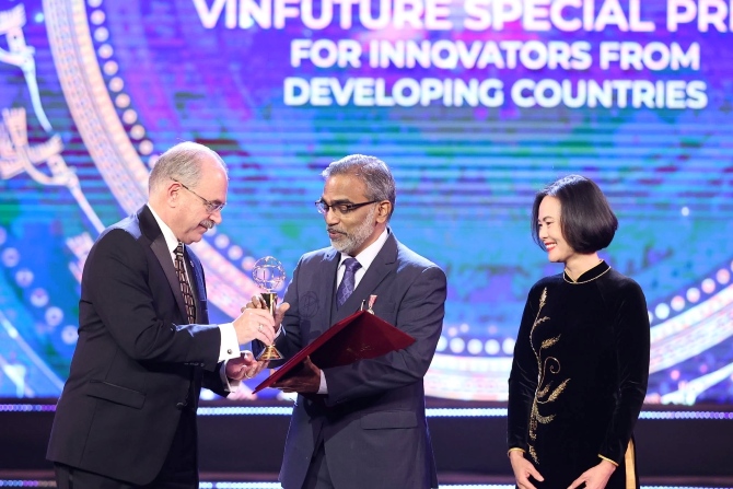 GS Thalappil Pradeep: Khoa học phải góp phần cải thiện đời sống con người