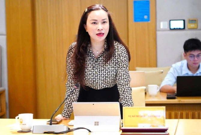 bà Hoàng Thị Phương Lựu - Vụ trưởng Vụ Kế hoạch - Tài chính (Bộ KH&CN).