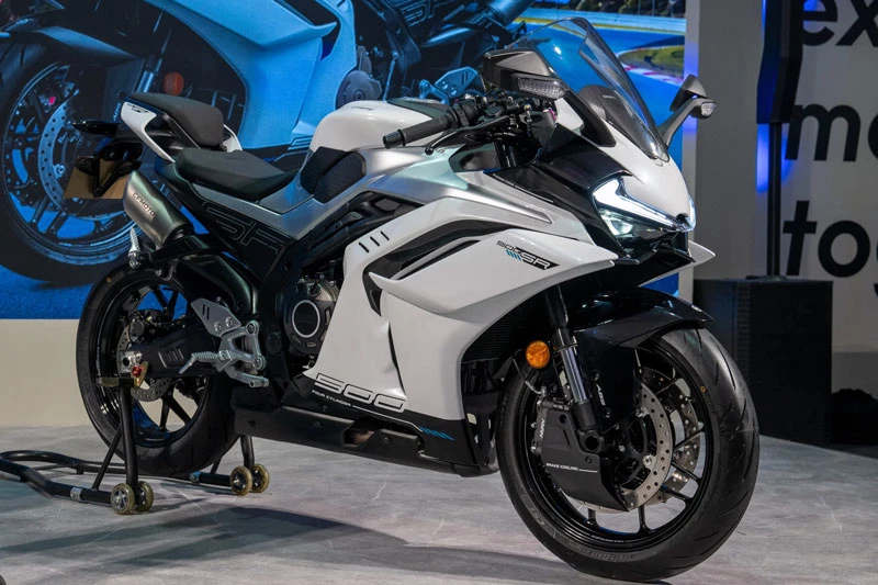 CFMoto 500SR 2027.