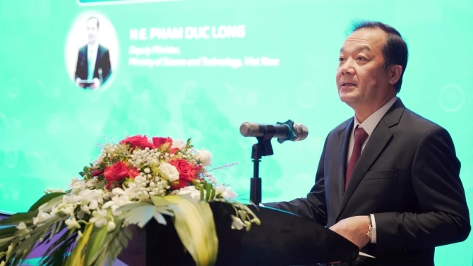 Thứ trưởng Bộ Khoa học và Công nghệ Phạm Đức Long phát biểu tại hội thảo.