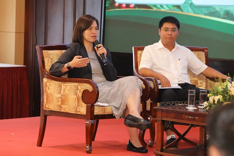 TS Nguyễn Cẩm Chi - chuyên gia ESG thuộc dự án SCE chia sẻ tại toạ đàm.