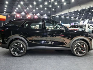 SUV hạng C động cơ PHEV công suất 360 mã lực, giá hơn 1 tỷ đồng