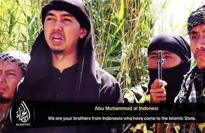 Các phần tử người Indonesia xuất hiện trong clip của IS trước đây.
