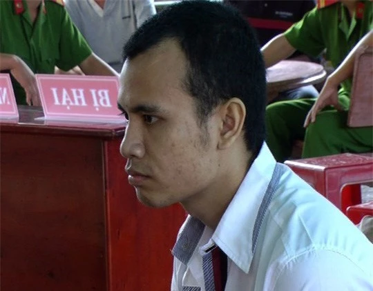 Đào Văn Thắng tại phiên xét xử lưu động. Ảnh báo Người lao động.