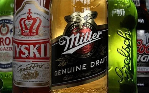 Hai hãng bia lớn này sở hữu nhiều thương hiệu nổi tiếng thế giới như Budweiser, Stella Artois, Corona, Peroni và Grolsch.