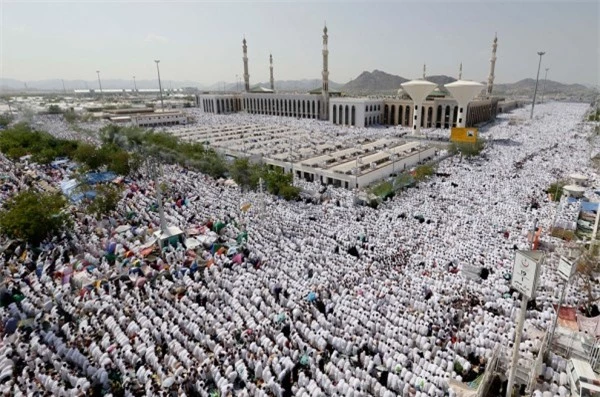 Cảnh tượng những tín đồ Hồi giáo hành hương về Thánh địa Mecca