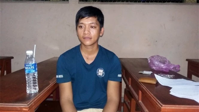 Huỳnh Thanh Phong tại cơ quan điều tra - Ảnh: Hoài Thương/Tuổi trẻ