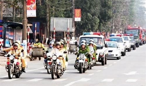 Lực lượng công an Hà Tĩnh tăng cường tuần tra đảm bảo an ninh. 