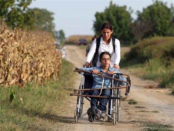 Người tị nạn chuyển hướng từ biên giới Hungary sang Croatia (Ảnh: AFP)