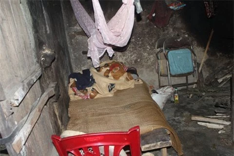 Chỗ ngủ của gia đình chị Hải.