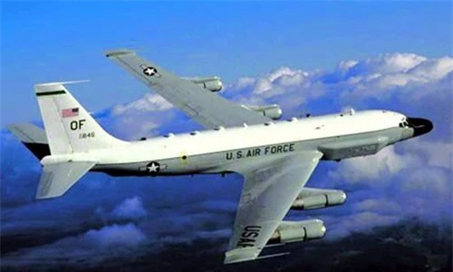 Máy bay trinh sát RC-135 của Không quân Mỹ. 