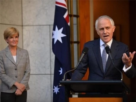 Tân Thủ tướng Úc phát biểu tại một sự kiện ở Canberra, người đứng kế bên là Ngoại trưởng Julie Bishop