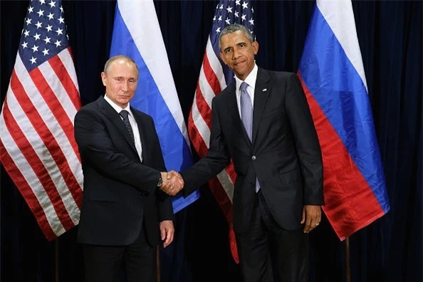 Ở New York, cái cụng ly lạnh lùng giữa ông Obama và ông Putin đã cho thấy rõ sự cách biệt giữa hai quốc gia.