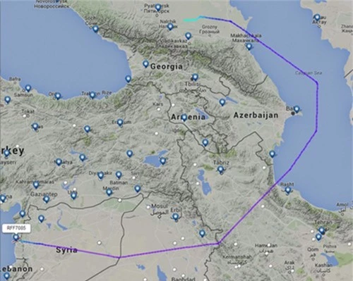 Đường màu tím mô phỏng hướng bay của các chiến đấu cơ Nga trên biển Caspian trước khi tới Syria. 