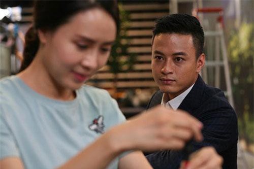 Hai người lặng lẽ sau thành công của Hồng Đăng - Hồng Diễm 'Hoa hồng trên ngực trái'