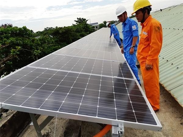 Hiệu quả thiết thực từ điện mặt trời áp mái
