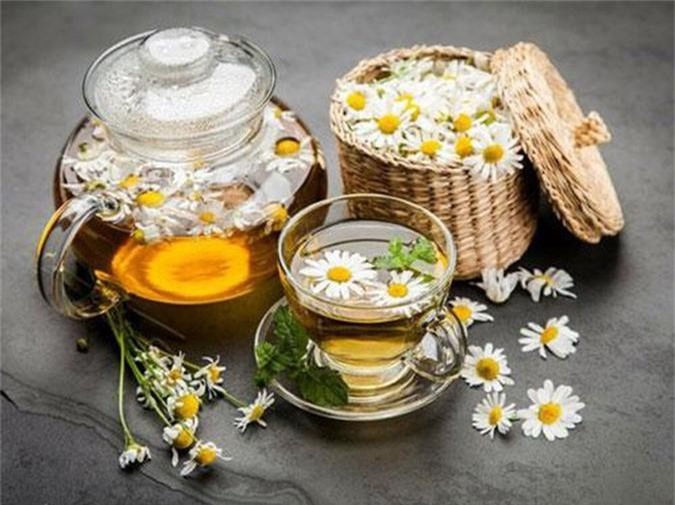 11 tác dụng của trà hoa cúc đối với sức khỏe