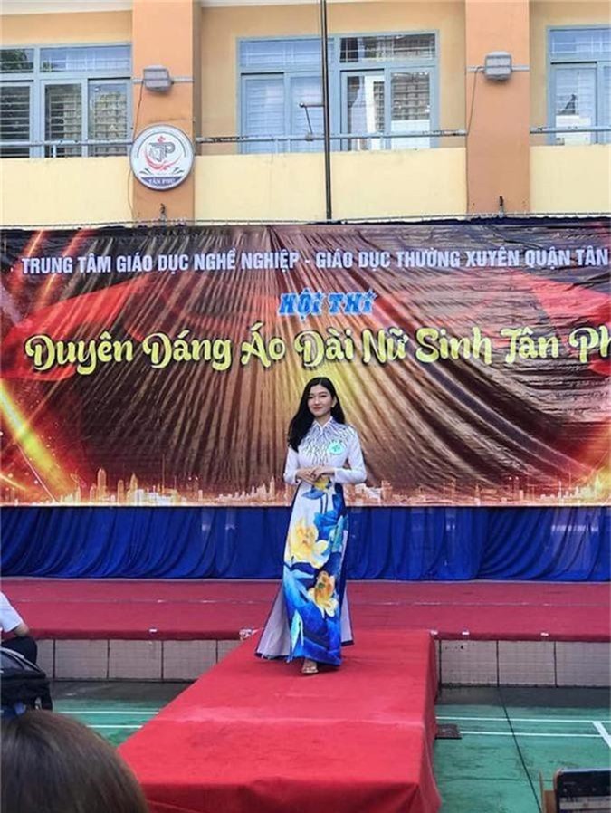 Ngắm vẻ yêu kiều của nữ sinh Cần Thơ khiến nhiều người mê đắm