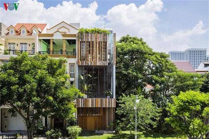 Ngôi nhà có thiết kế gần gũi thiên nhiên, lung linh trong nắng