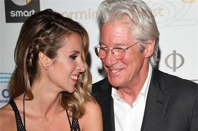 Sao phim Người đàn bà đẹp làm bố ở tuổi 70