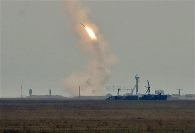 Ukraine liên tiếp khai hỏa S-300 và Buk-M1 sát Crimea làm gì?