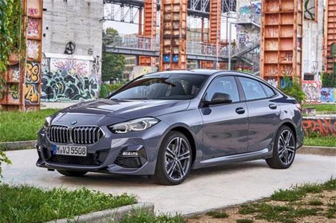 BMW 2 Series Gran Coupe có 'vũ khí' gì để cạnh tranh với Mercedes-Benz CLA Coupe?