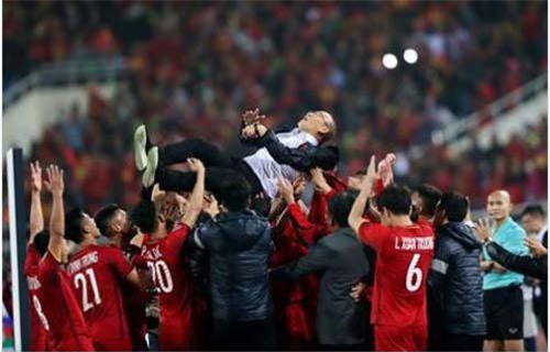 Chelsea gửi lời chúc đặc biệt đến HLV Park và bóng đá Việt Nam